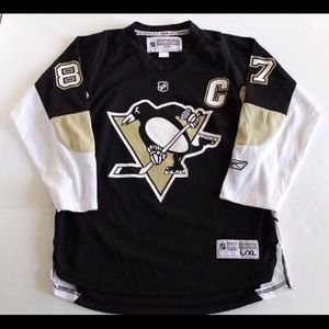 Sydney Crosby kids L/XL Jersey.